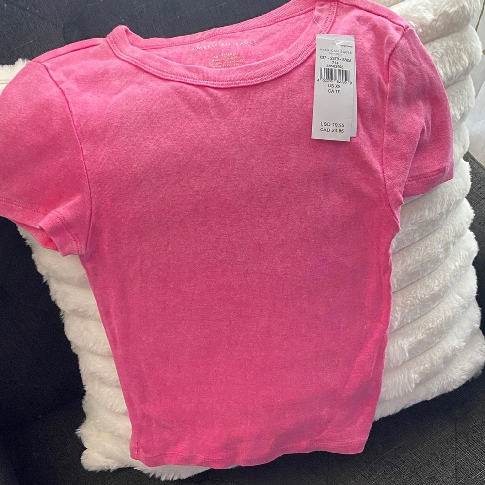 Brand new children’s American Eagle Outfitters Bright Pink Short Sleeve Tee
